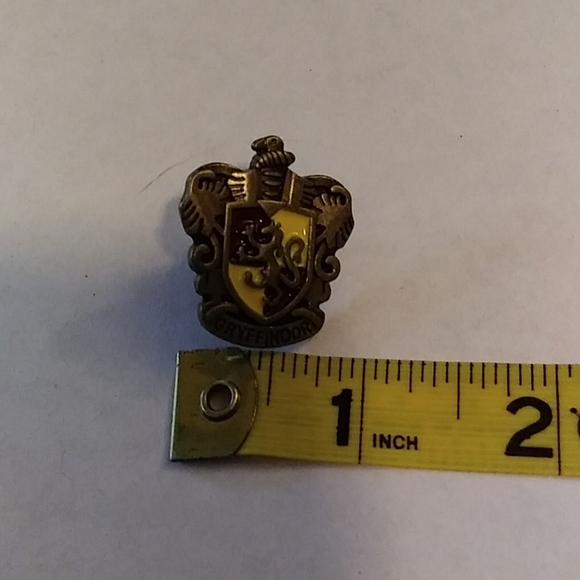 Gryffindor Harry Potter Pin - Picture 4 of 4